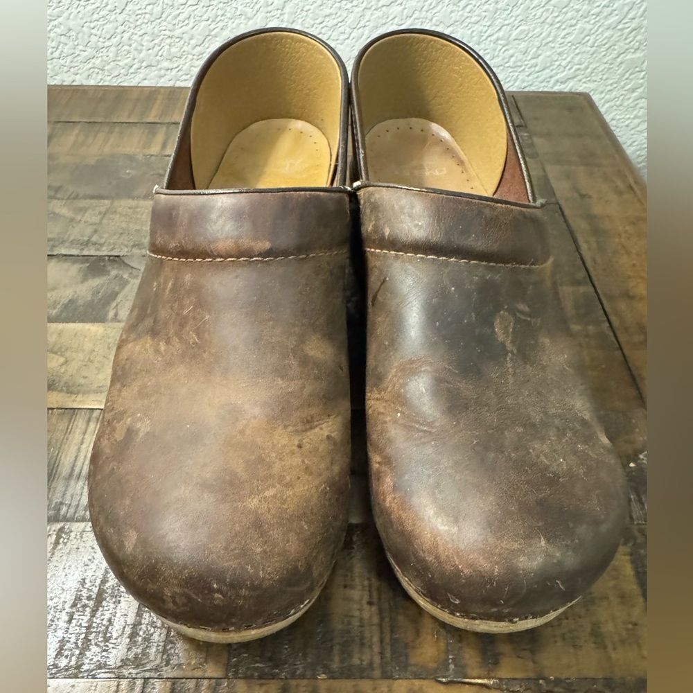 DANSKO Women’s Clogs size 42, worn